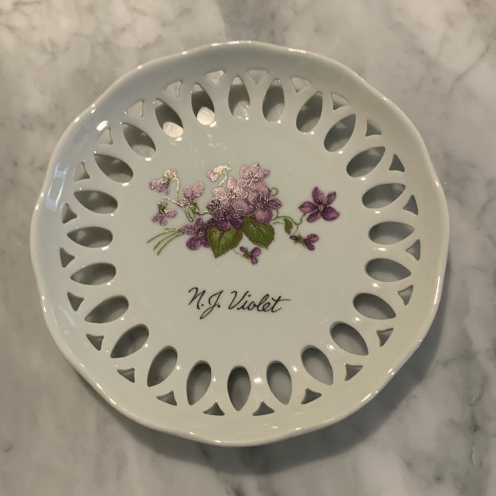 New Jersey violet plate